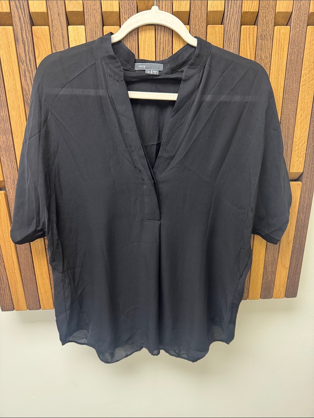 Vince 100% Silk Georgette Cap Sleeve V-Neck Black Blouse, size S - Picture 3 of 7